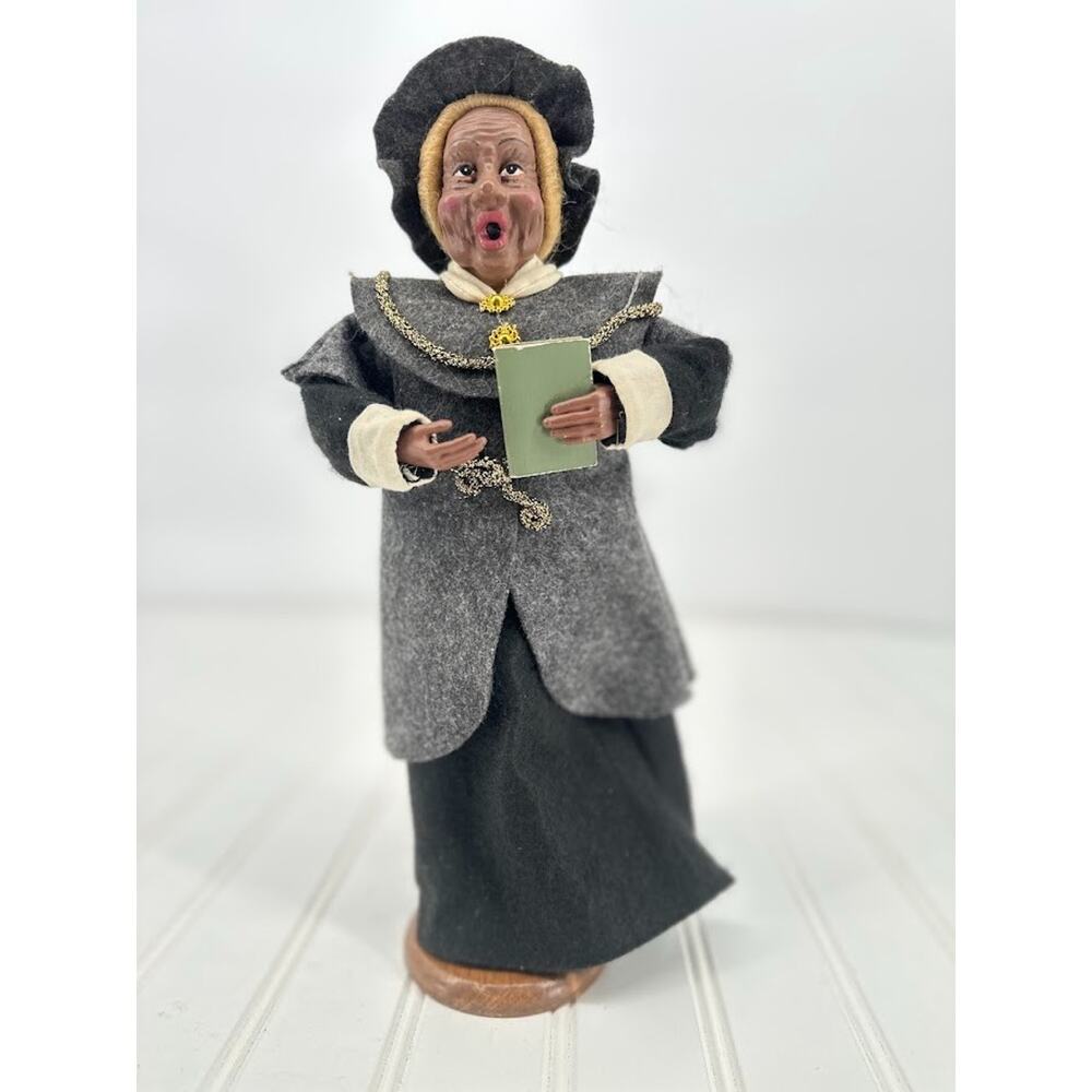Vintage Classic Christmas Adult Caroler Wood Base‎ African American Decoration